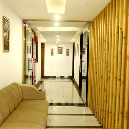 Готель Prism Grand Zirakpur Екстер'єр фото