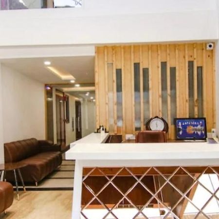Готель Prism Grand Zirakpur Екстер'єр фото
